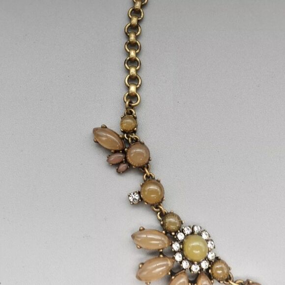 J. Crew Necklace Taupe Yellow Beaded Flower Pendants Crystal Accents Gold Tone - Picture 8 of 10